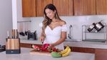 Jennifer Bachdim Hobi Makan Sehat, Doyan Smoothies dan Air Kelapa Muda
