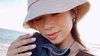 Perbincangan mengenai Jennifer Bachdim berawal dari sesi tanya jawab (Q&A) dengan netizen yang ia gelar di Instagram. Seorang netizen bertanya apakah Jennifer tak pernah marah dengan anaknya? Foto: Instagram jenniferbachdim