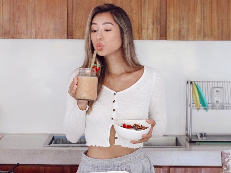 Jennifer Bachdim Hobi Makan Sehat, Doyan Smoothies dan Air Kelapa Muda