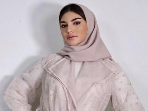 Jihane Almira Chedid Pangling Pakai Hijab ala Wanita Lebanon, Ini Kata MUA