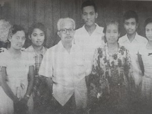 Sang Menteri Bersarung yang Bersahaja