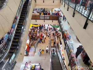 Pengunjung Sempat Membludak, Begini Kondisi Pasar Baru Bandung Siang Ini
