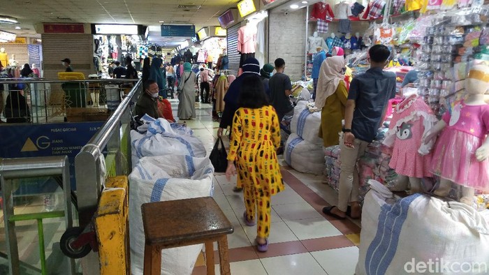 Kondisi Pasar Tanah Abang, Jakpus pagi in.