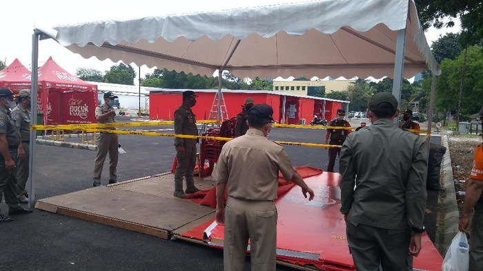 Lokasi Konser Musik di Cibis Park Jaksel Digaris Polisi (Foto: Adhyasta/detikcom)