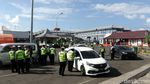 Melihat Aksi Polisi Lakukan Pengetatan Pemudik Awal