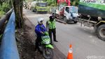 Melihat Aksi Polisi Lakukan Pengetatan Pemudik Awal