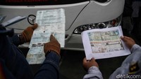 Pemeriksaan ramp check Ini bertujuan untuk memeriksa keamanan kendaraan angkutan bus untuk mudik.