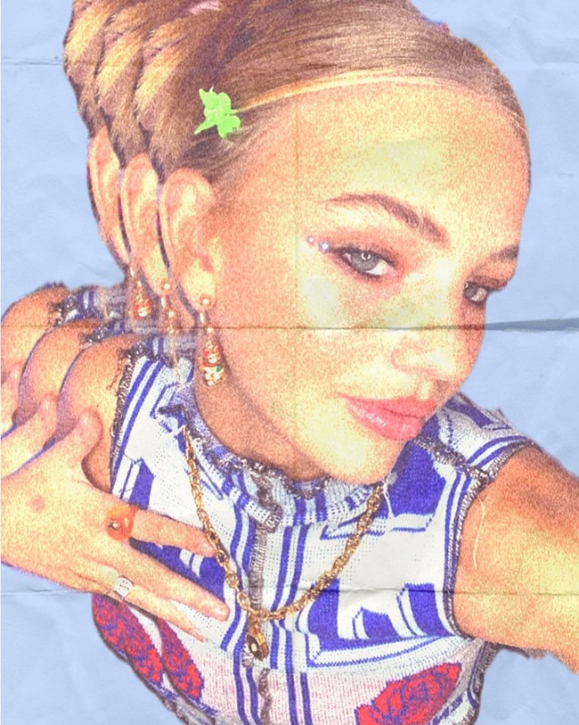 Melihat keunikannya, tak heran jika Mia Regan disebut calon supermodel sekaligus sosialita masa depan. Foto: Instagram @mimimoocher