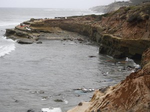Kapal Tenggelam di California, 3 Orang Tewas- Puluhan Luka