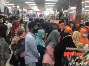Jelang Lebaran, Pusat Perbelanjaan di Majalengka Diserbu Warga