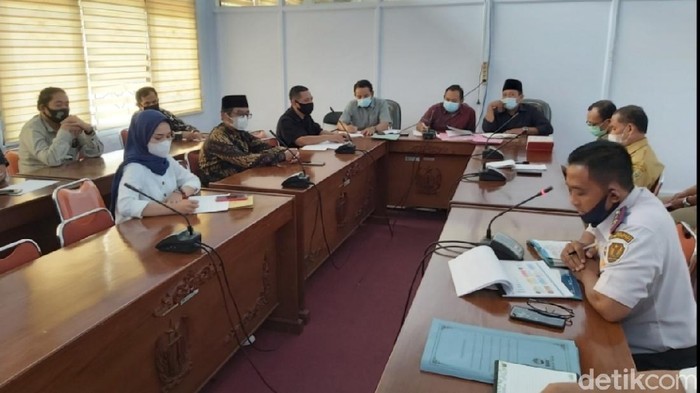 Rapat gabungan bersama Komisi I DPRD Kabupaten Pekalongan, Senin (3/5/2021).