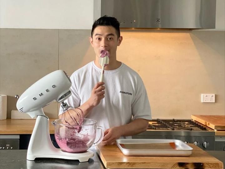 Usai Tereliminasi di MasterChef, Adik Chef Arnold Fokus Kembangkan Restoran di Australia