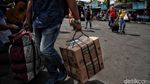 Saat Warga Mudik Lebih Awal Demi Lebaran di Kampung Halaman