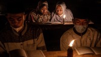 Lailatul Qadar adalah salah satu malam ganjil dari sepuluh hari terakhir Ramadhan.  