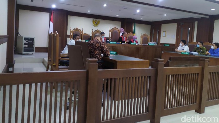 Sidang gugatan mantan Ketua DPC Partai Demokrat (PD) Halmahera Utara (Halut).