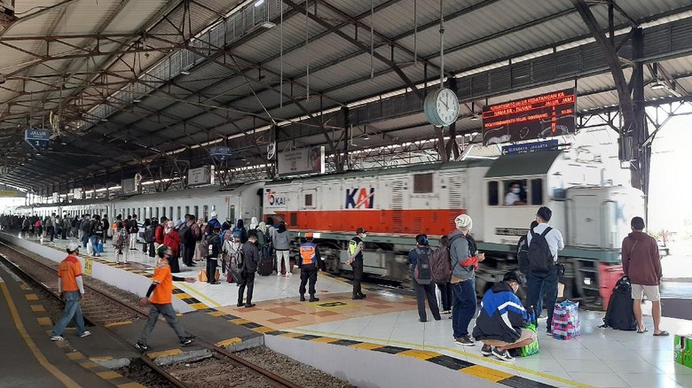 Stasiun Kereta Api Purwokerto Stasiun Kereta Api Purwokerto