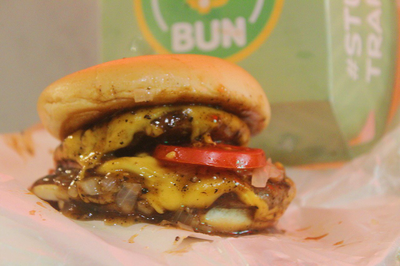 Traffic Bun: Antre 2 Jam demi Burger Empuk Juicy Milik Fadil Jaidi