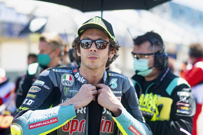 JEREZ DE LA FRONTERA, SPAIN - MAY 02: Valentino Rossi of Italy and Petronas Yamaha SRT  prepares to start on the grid during the MotoGP race during the MotoGP of Spain - Race at Circuito de Jerez on May 02, 2021 in Jerez de la Frontera, Spain. (Photo by Mirco Lazzari gp/Getty Images)