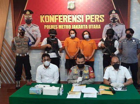 Vokalis dan eks drummer Deadsquad ditangkap terkait narkoba