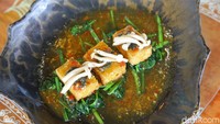 Semua resepnya dibuat dengan resep asli Tiongkok tapi halal. 