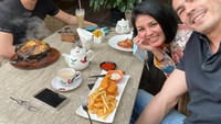 Lewat Instagram aktor kelahiran 2 Juni 1973 mengaku kecewa. Pasalnya Atalarik Syah mengklaim bahwa kedua anaknya sampai stres. Foto: Instagram @ariksyach