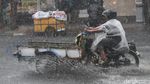 Bandung Diguyur Hujan Deras hingga Tergenang