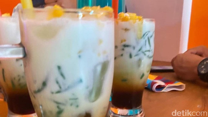 Berbuka dengan Menu Gagal Diet dan Es Dawet Kecap di Sini