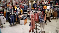 Sejak hari Sabtu dan Minggu kemarin, pengunjung mulai berburu baju untuk lebaran.