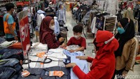 Biasanya warga akan ramai berbelanja ketika Tunjangan Hari Raya (THR) sudah dibayarkan.