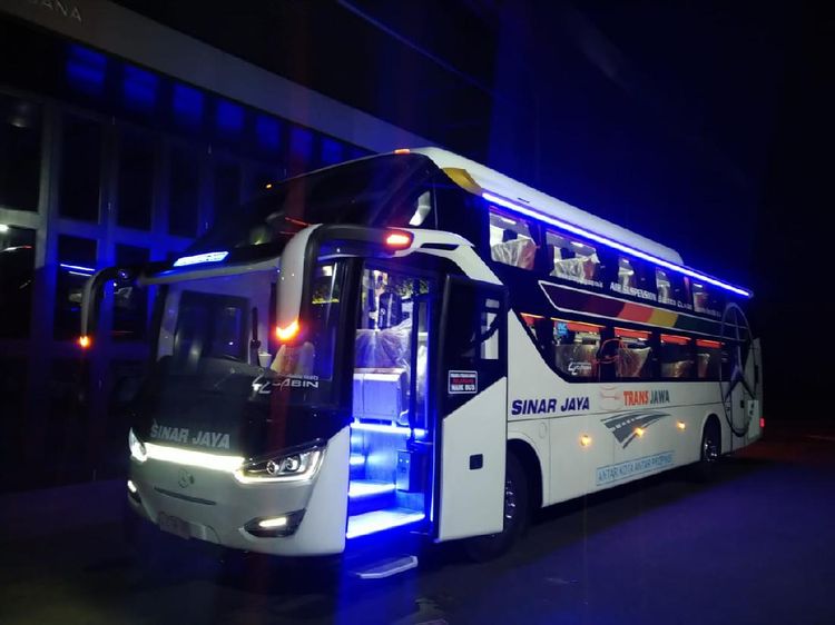 Potret Sleeper Bus Terbaru PO Sinar Jaya yang Pakai Sasis Mercy