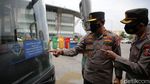 Stiker Khusus untuk Bus yang Boleh Beroperasi saat Mudik Dilarang