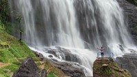 Berikutnya, ada Curug Cikondang. Berada 37 kilometer dari pusat Kota Cianjur, Curug Cikondang menjadi salah satu destinasi wisata yang mulai ramai dikunjungi pelancong. 