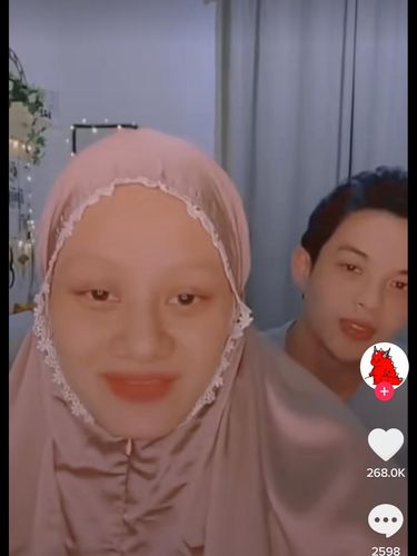 Alis Dinda Hauw dinyinyir