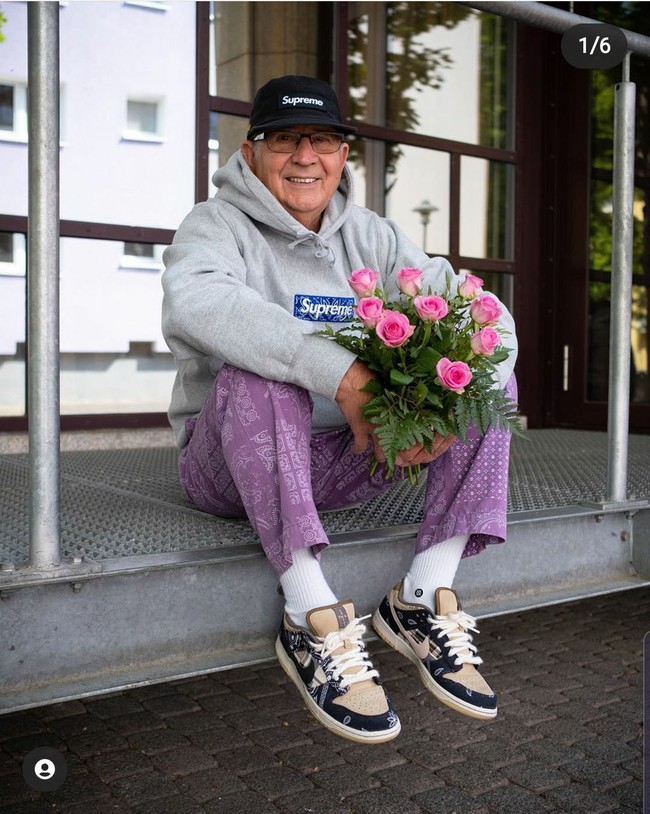 Kakek 75 tahun ini punya gaya swag yang mengikuti tren fashion hypebeast. Kakek bernama Gramps itu bahkan meniru gaya fashion para rapper dunia. Foto: Dok. Instagram/@jaadiee