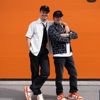 Semua fotonya diabadikan oleh cucunya Jannik Diefenbach. Inilah penampilan Gramps dan Jannik yang sama-sama kece. Foto: Dok. Instagram/@jaadiee