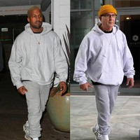 Pakai setelan sweater dan celana jogger, Gramps tampil meniru gaya Kanye West. Foto: Dok. Instagram/@jaadiee