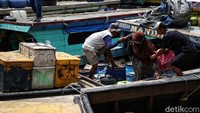Selain itu para pemudik yang menggunakan perahu motor tersebut mengatakan lebih enak menggunakan perahu karena lebih cepat jarak tempuhnya.