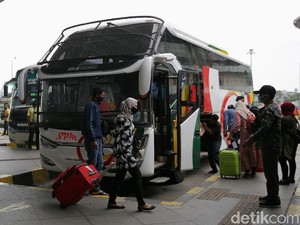 Catat! Ini Syarat Perjalanan Keluar Daerah saat Natal dan Tahun Baru 2022