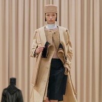 Inilah koleksi pakaian feminin Burberry untuk musim dingin 2021. Foto: Courtesy of Burberry.