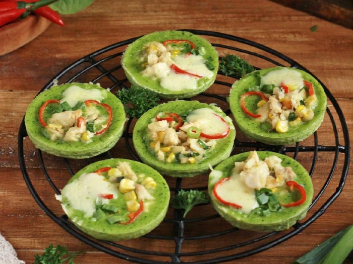 Kue Cara Bayam Isi Ikan Kue Cara Bayam Isi Ikan