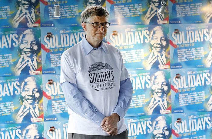 PARIS, FRANCE - JUNE 27:  Bill Gates, the co-Founder of the Microsoft company and and co-Founder of the Bill and Melinda Gates Foundation, poses prior a press conference at the Solidays festival, on June 27, 2014 in Paris, France. Bill Gates visited the 16th edition of the Solidays music festival, dedicated to the fight against AIDS.  (Photo by Thierry Chesnot/Getty Images)