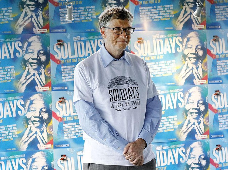 PARIS, FRANCE - JUNE 27:  Bill Gates, the co-Founder of the Microsoft company and and co-Founder of the Bill and Melinda Gates Foundation, poses prior a press conference at the Solidays festival, on June 27, 2014 in Paris, France. Bill Gates visited the 16th edition of the Solidays music festival, dedicated to the fight against AIDS.  (Photo by Thierry Chesnot/Getty Images)