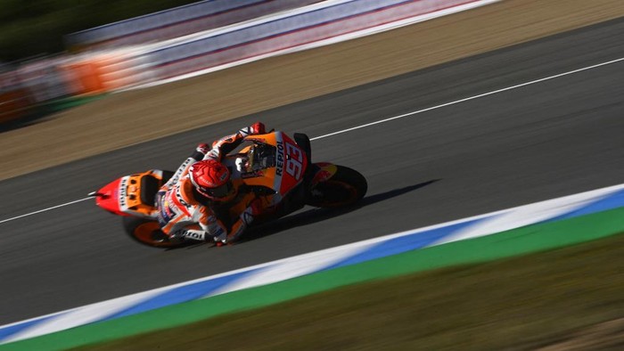 Repsol Honda Teams Spanish rider Marc Marquez rides during the MotoGP third practice session of the Spanish Grand Prix at the Jerez Circuit in Jerez de la Frontera on May 1, 2021. (Photo by PIERRE-PHILIPPE MARCOU / AFP)