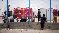 Beberapa dari mereka yang berada di kamp adalah korban ideologi ekstremis ISIS, dan mereka diperangi, disiksa, dan dibunuh oleh sisa-sisa elemen organisasi yang tersebar di kamp tersebut.  