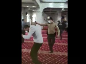 Sedang Itikaf di Masjid, Kelompok Anti-Pemerintah Turki Dibubarkan Paksa