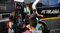 Hari ini, terminal itu mulai ramai oleh warga yang ingin mudik ke kampung halaman.