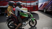 Larangan mudik Lebaran 2021 sudah tertuang dalam Surat Edaran Satgas COVID-19 2021 SE 13/2021 tentang Peniadaan Mudik Hari Raya Idul Fitri tahun 1442 Hijriah dan Upaya Pengendalian Penyebaran Corona Virus Disease 2019 (COVID-19) Selama Bulan Suci Ramadhan 1442 Hijriah.