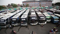 Nantinya hanya bus AKAP dengan stiker khusus yang diperbolehkan untuk mengangkut penumpang pada periode larangan mudik. Namun ditegaskan, bus AKAP itu tidak mengangkut pemudik, tapi penumpang yang sesuai peraturan dibolehkan melakukan perjalanan selama larangan mudik.