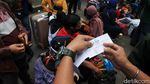 Pemudik Juga Padati Terminal Poris Tangerang