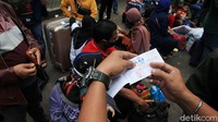Seperti diketahui, larangan mudik Lebaran 2021 sudah tertuang dalam Surat Edaran Satgas COVID-19 2021 SE 13/2021 tentang Peniadaan Mudik Hari Raya Idul Fitri tahun 1442 Hijriah dan Upaya Pengendalian Penyebaran Corona Virus Disease 2019 (COVID-19) Selama Bulan Suci Ramadhan 1442 Hijriah.